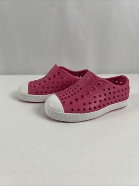 Native Jefferson Toddler Shoes Size 6 Pink Slip On Shoes Water Friendly